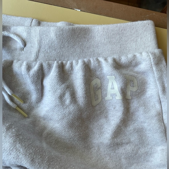 Gap sweatpants - Picture 2 of 2